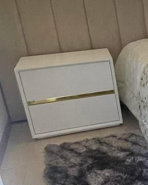 Mesa de Cabeceira com Orla Ao Meio - Unitário