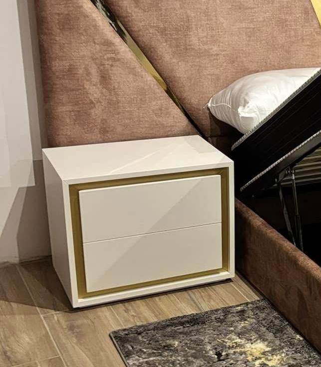 Mesa de Cabeceira com Orla - Unitário